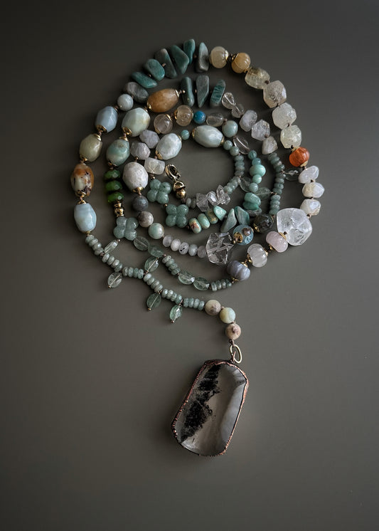 Collana Lunga con Ciondolo in Quarzo Lodolite – Pezzo Unico
