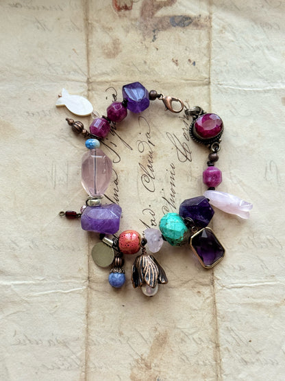 Bracelet with Amethysts, Mixed Stones and Pendants - Model 04