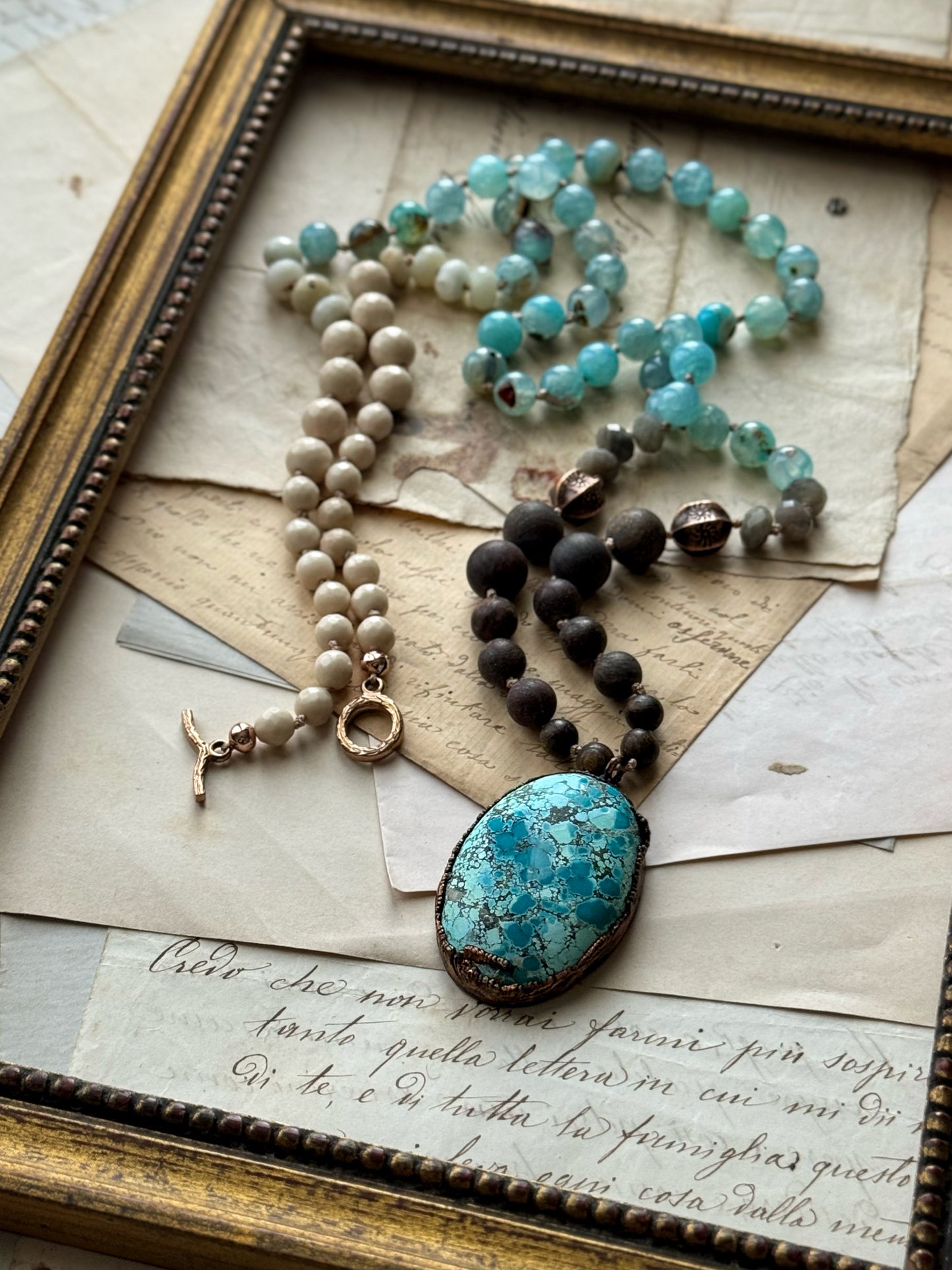 Long necklace with Arizona turquoise and natural stones