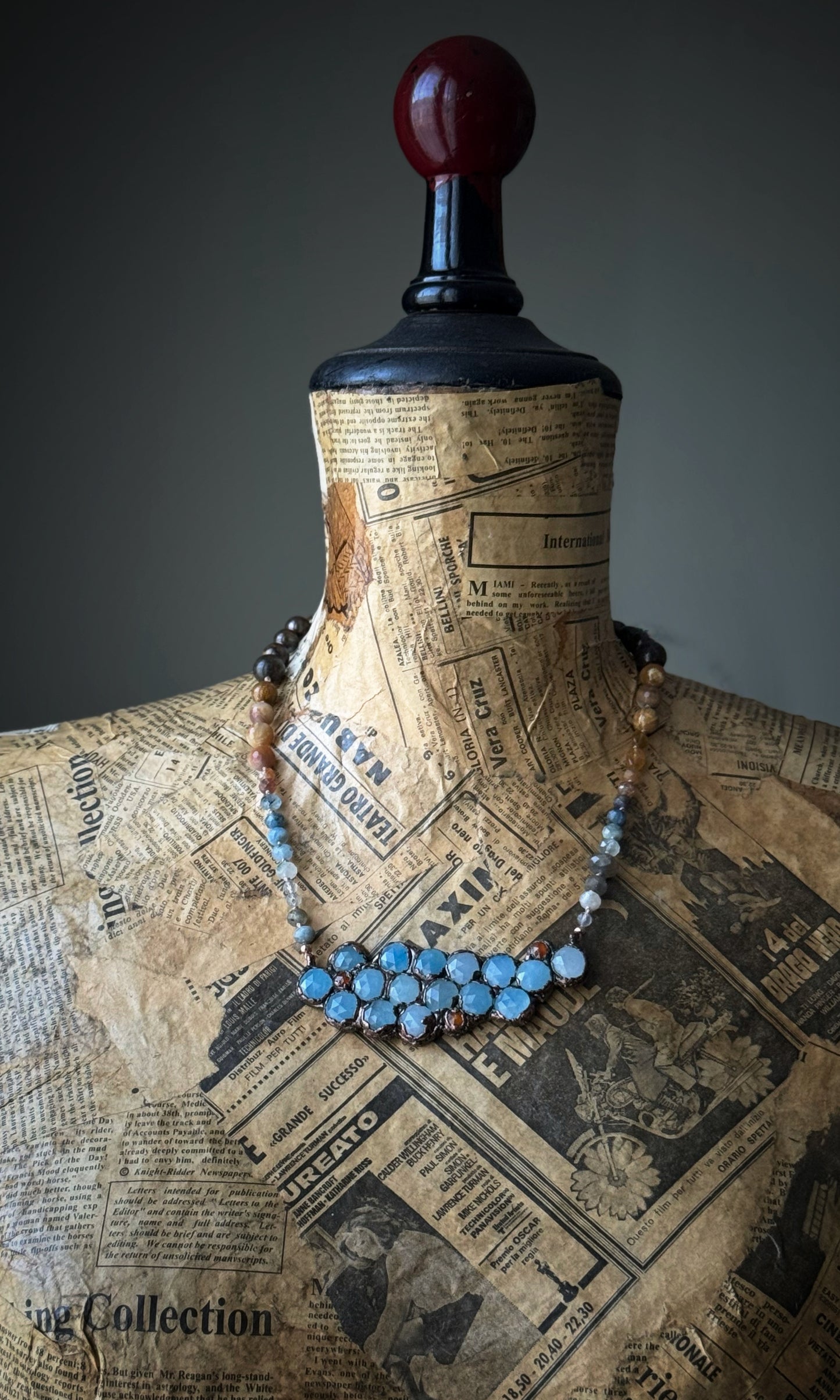 Choker with a sculptural element in blue jade - One-of-a-kind