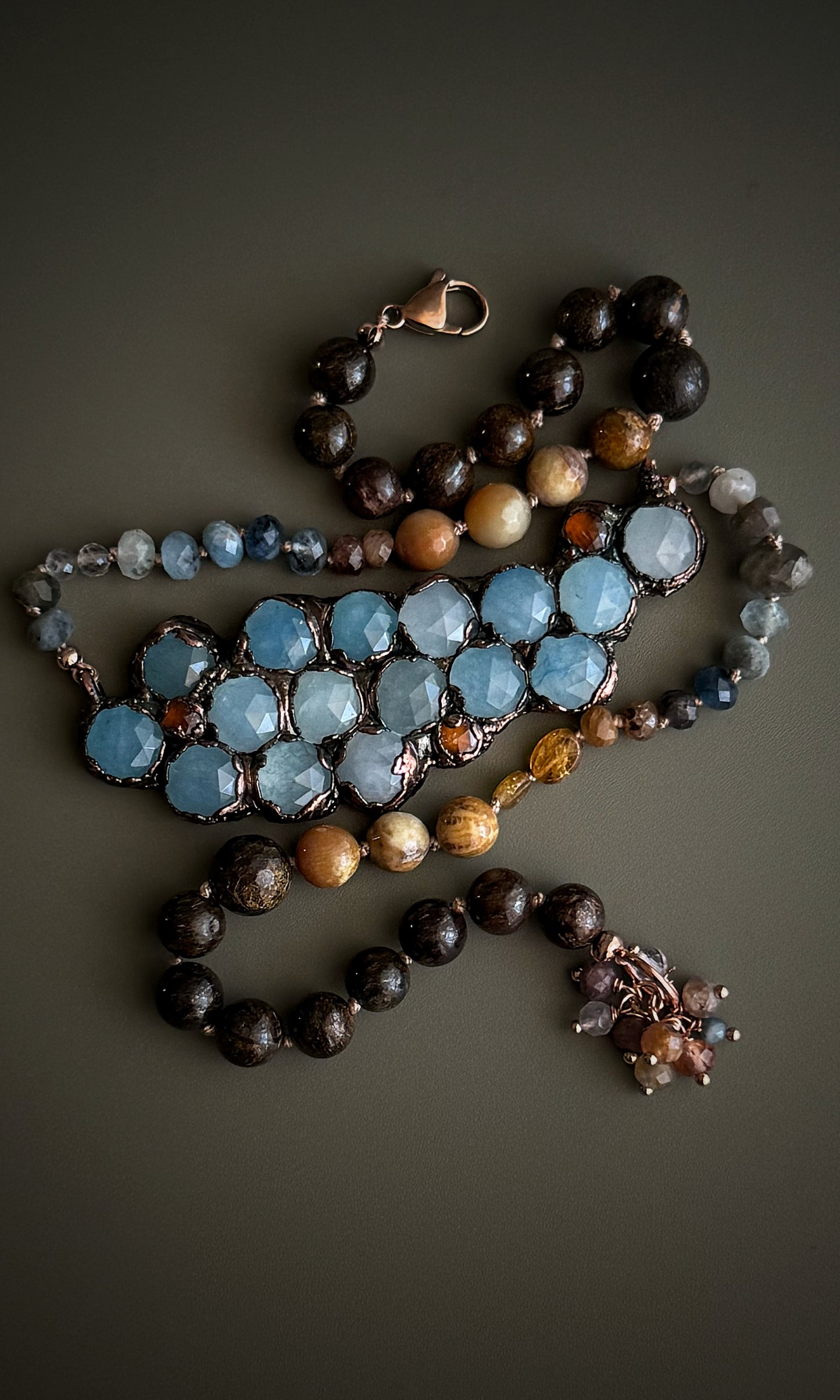 Choker with a sculptural element in blue jade - One-of-a-kind