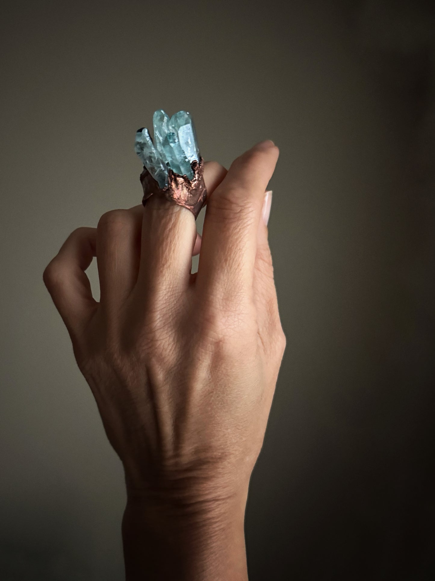 Anello con punte di quarzo aura Mis. 8