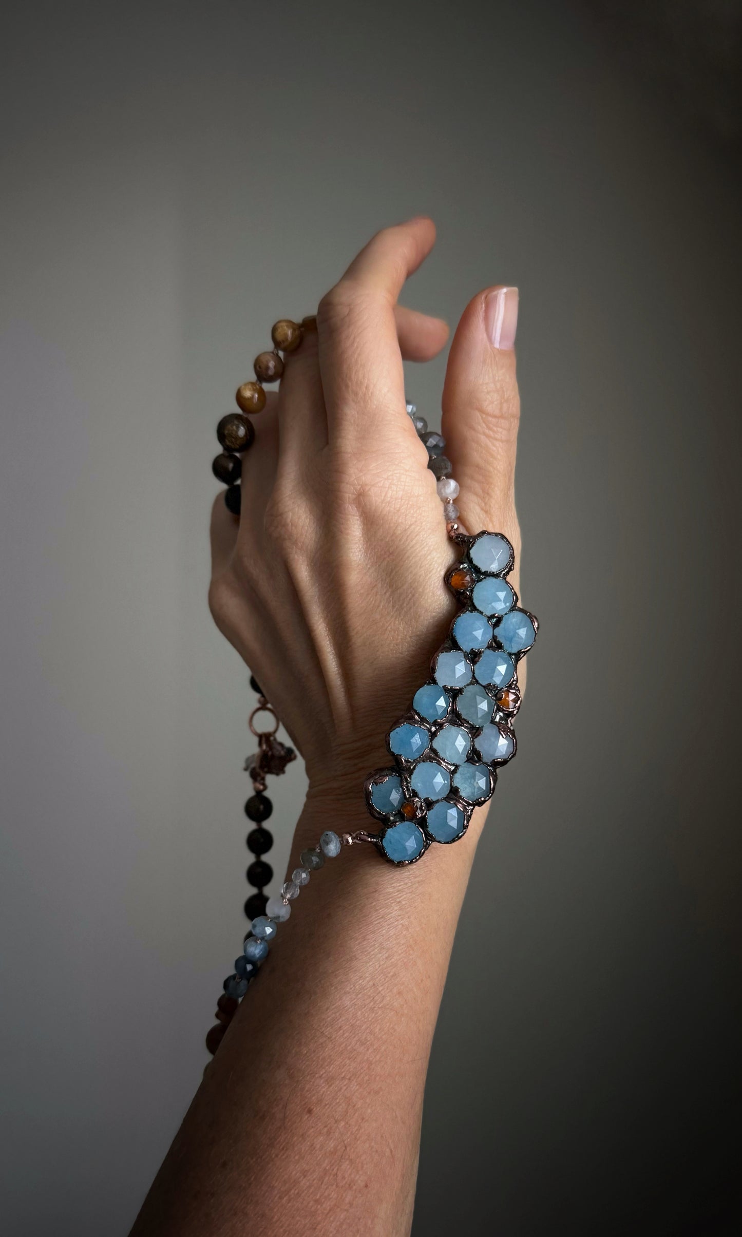 Choker with a sculptural element in blue jade - One-of-a-kind