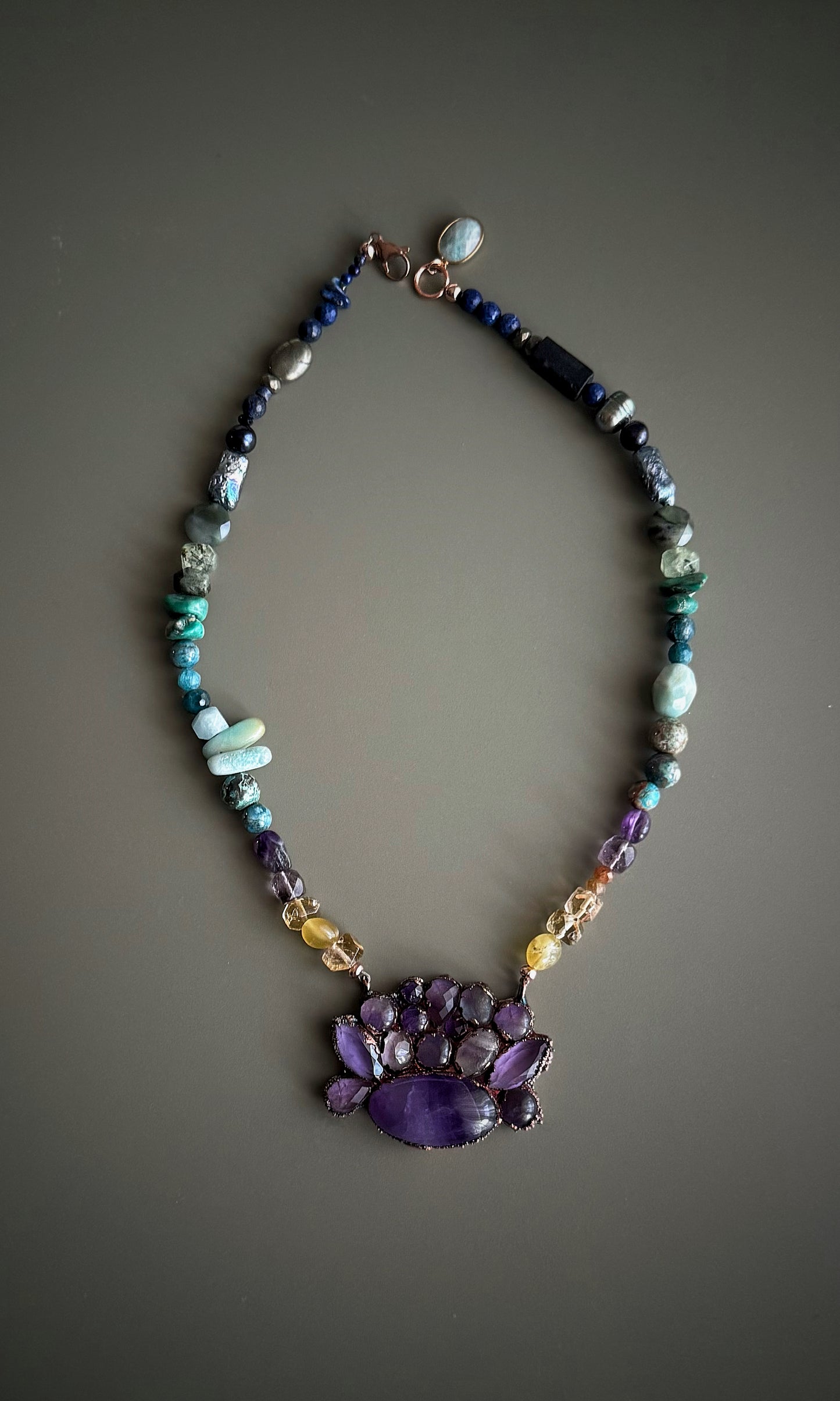 Degradè choker with amethyst element