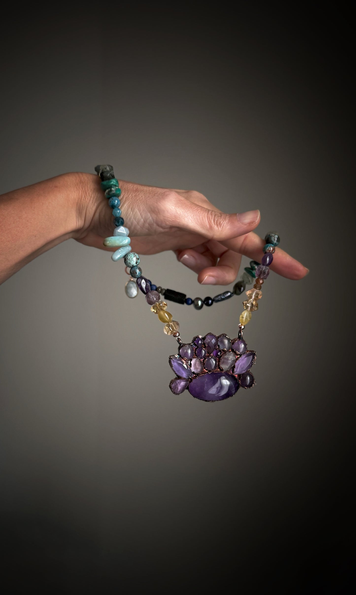Degradè choker with amethyst element