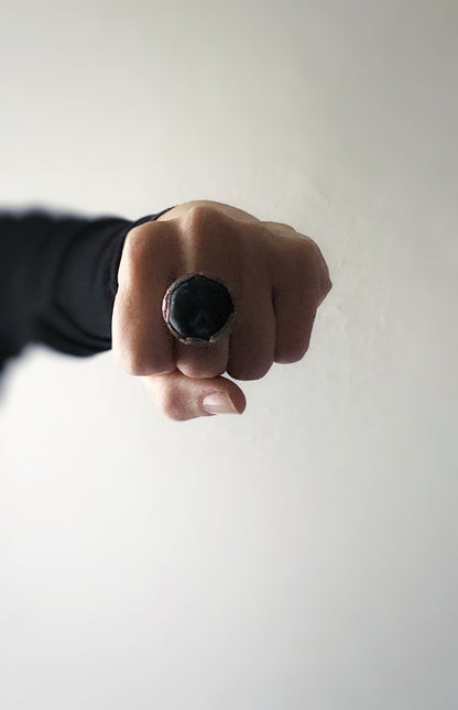 Ring with round black agate stone