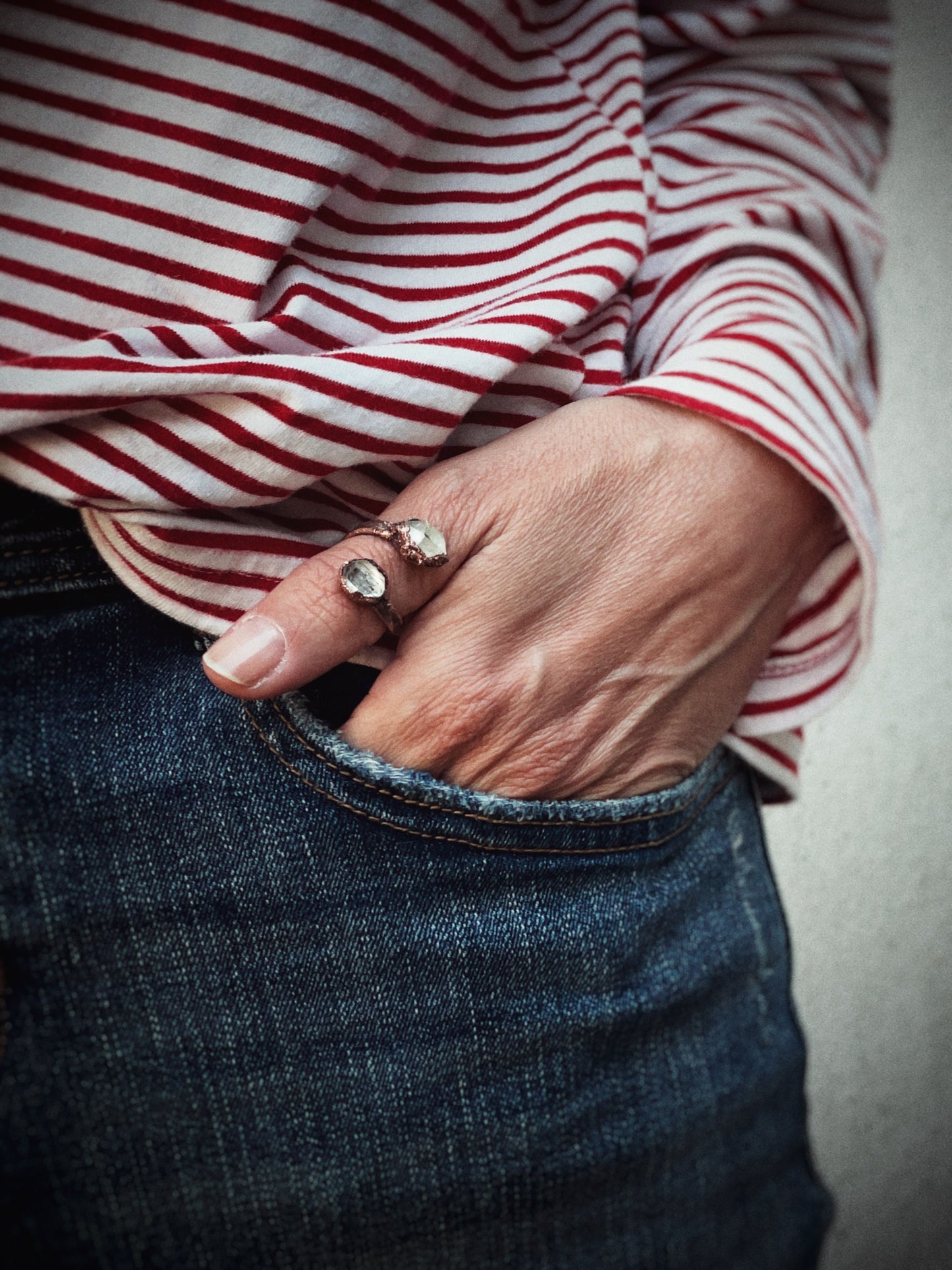 Anello contrarié con diamanti di Herkimer