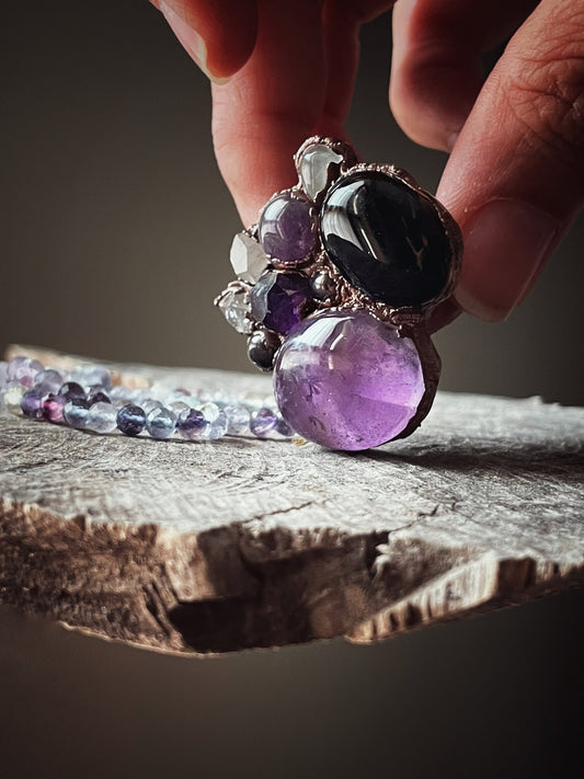 Anello con pietre multiple