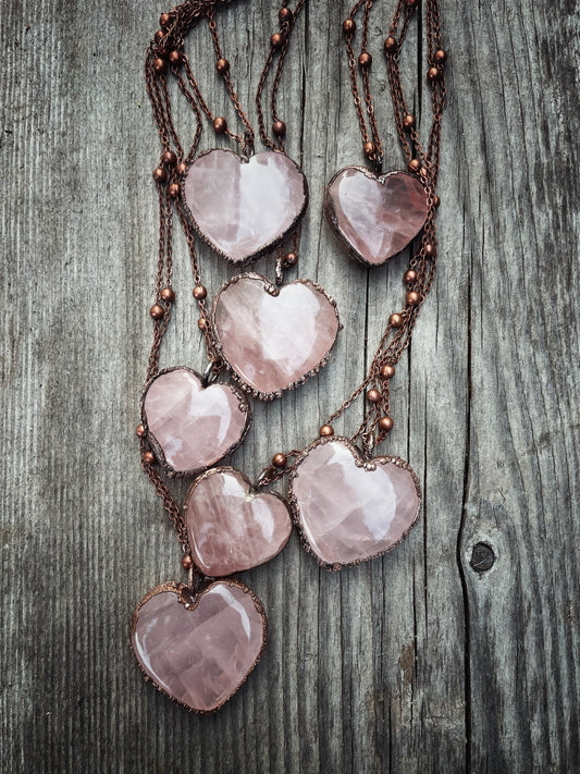 Collana con cuore di quarzo rosa