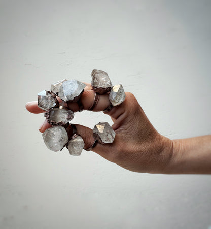 Anello con diamante grezzo di  Herkimer