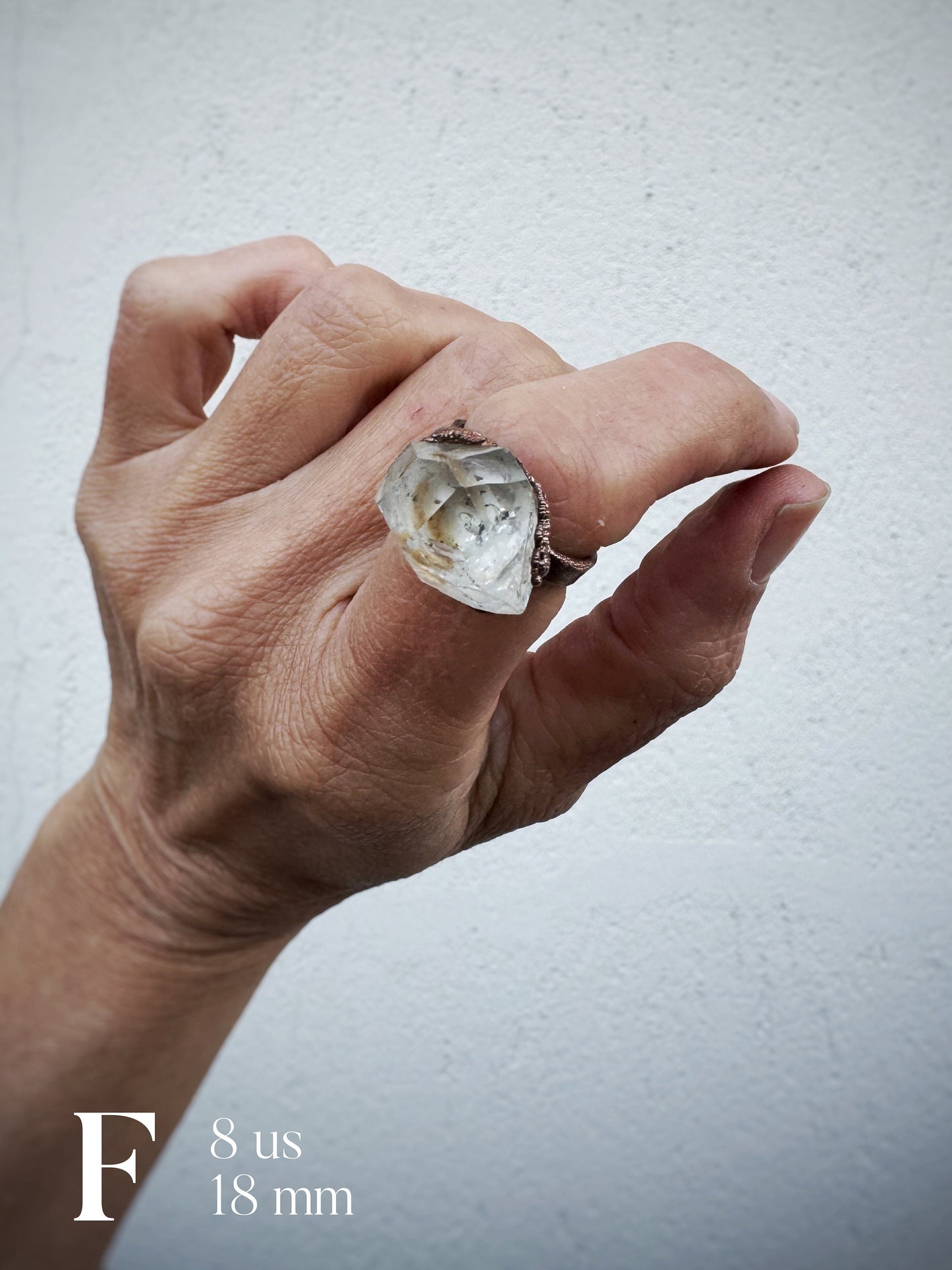 Anello con diamante grezzo di  Herkimer