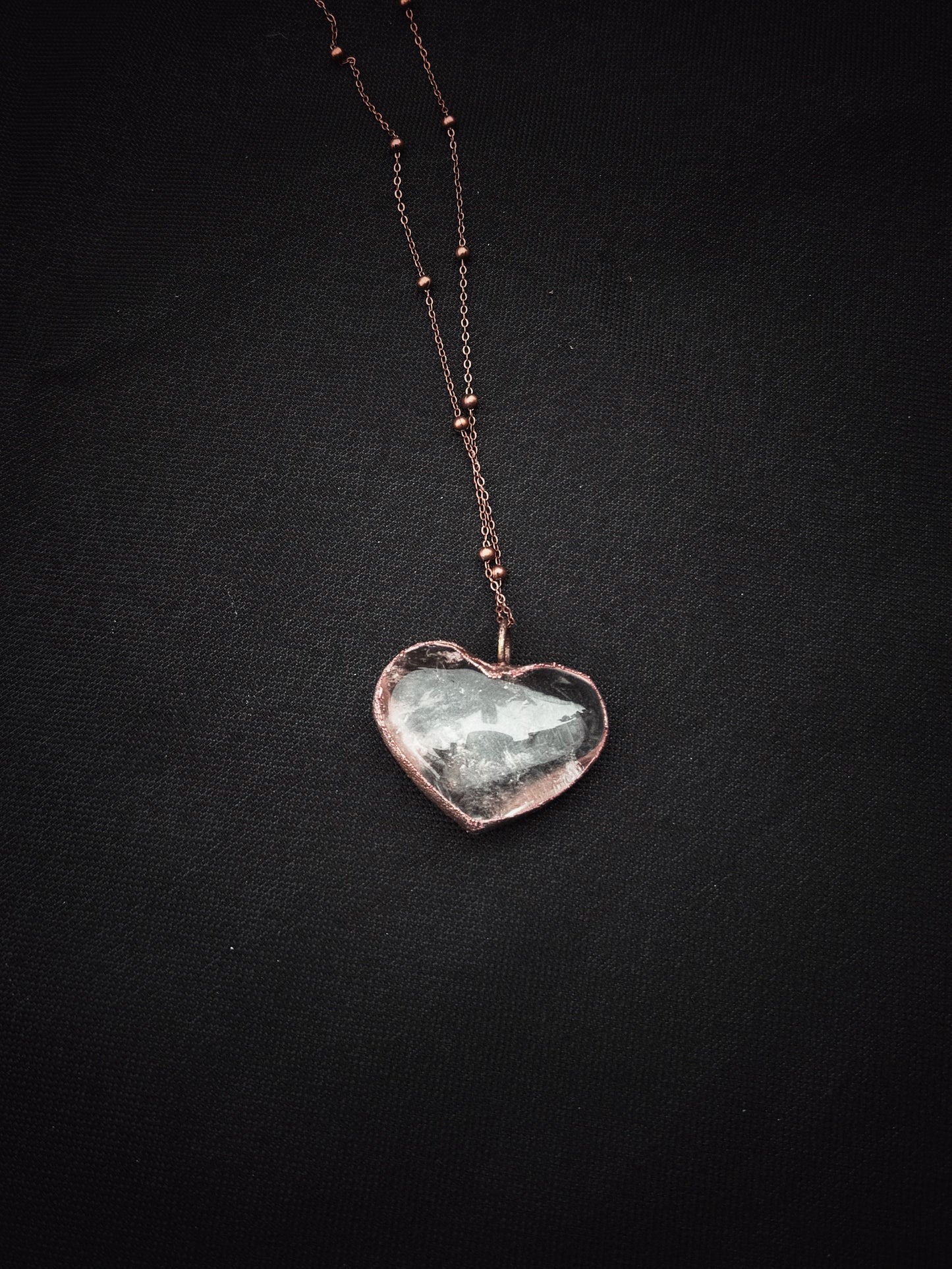 Collana con cuore di quarzo ialino