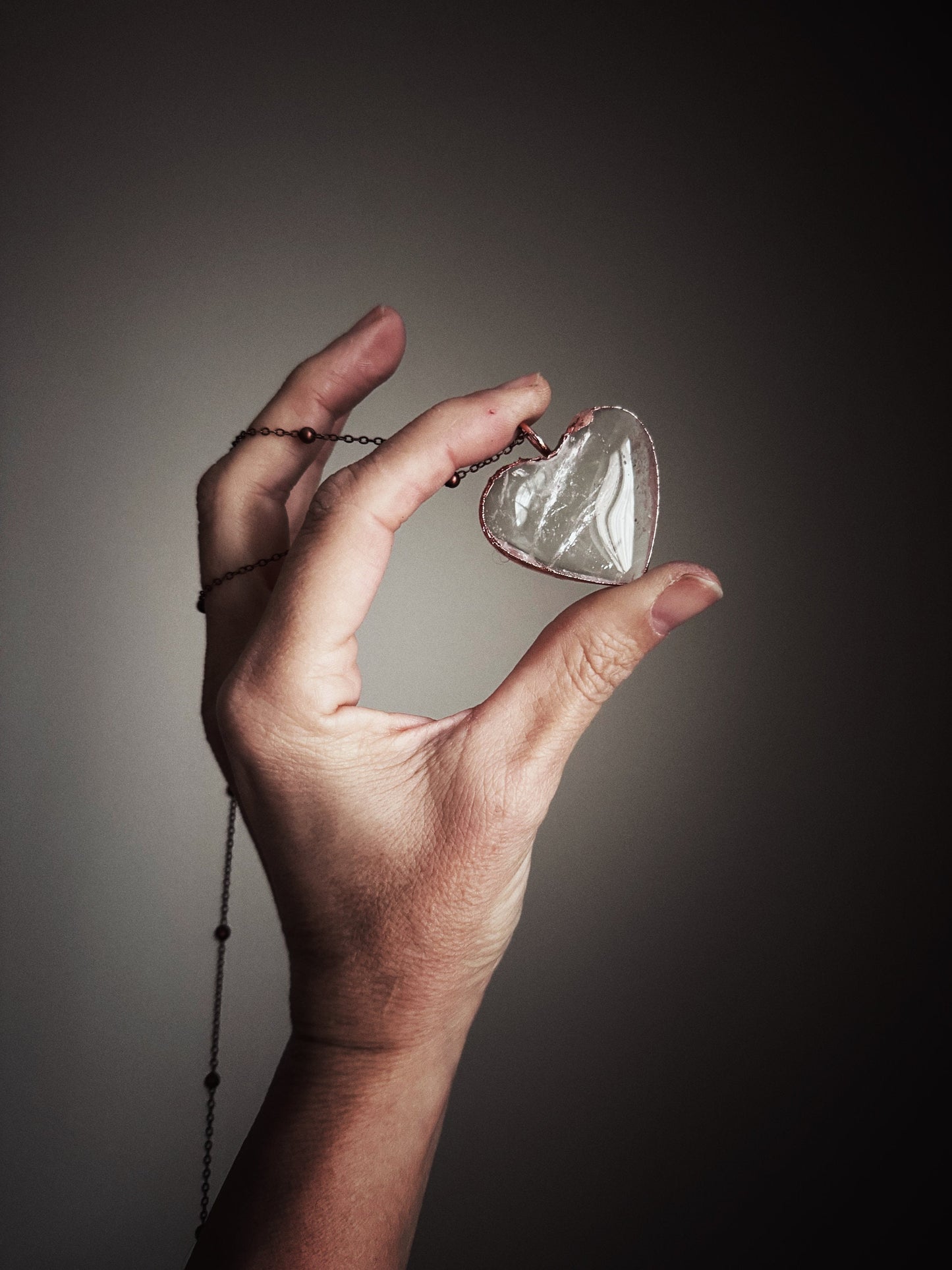 Collana con cuore di quarzo ialino