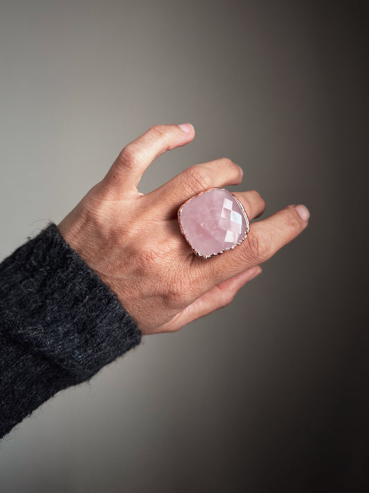 Anello con quarzo rosa
