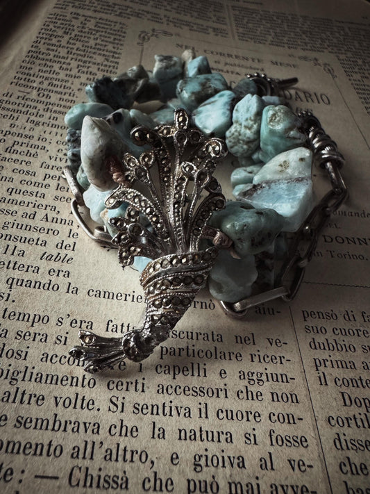 Collana in Larimar con spilla d’argento