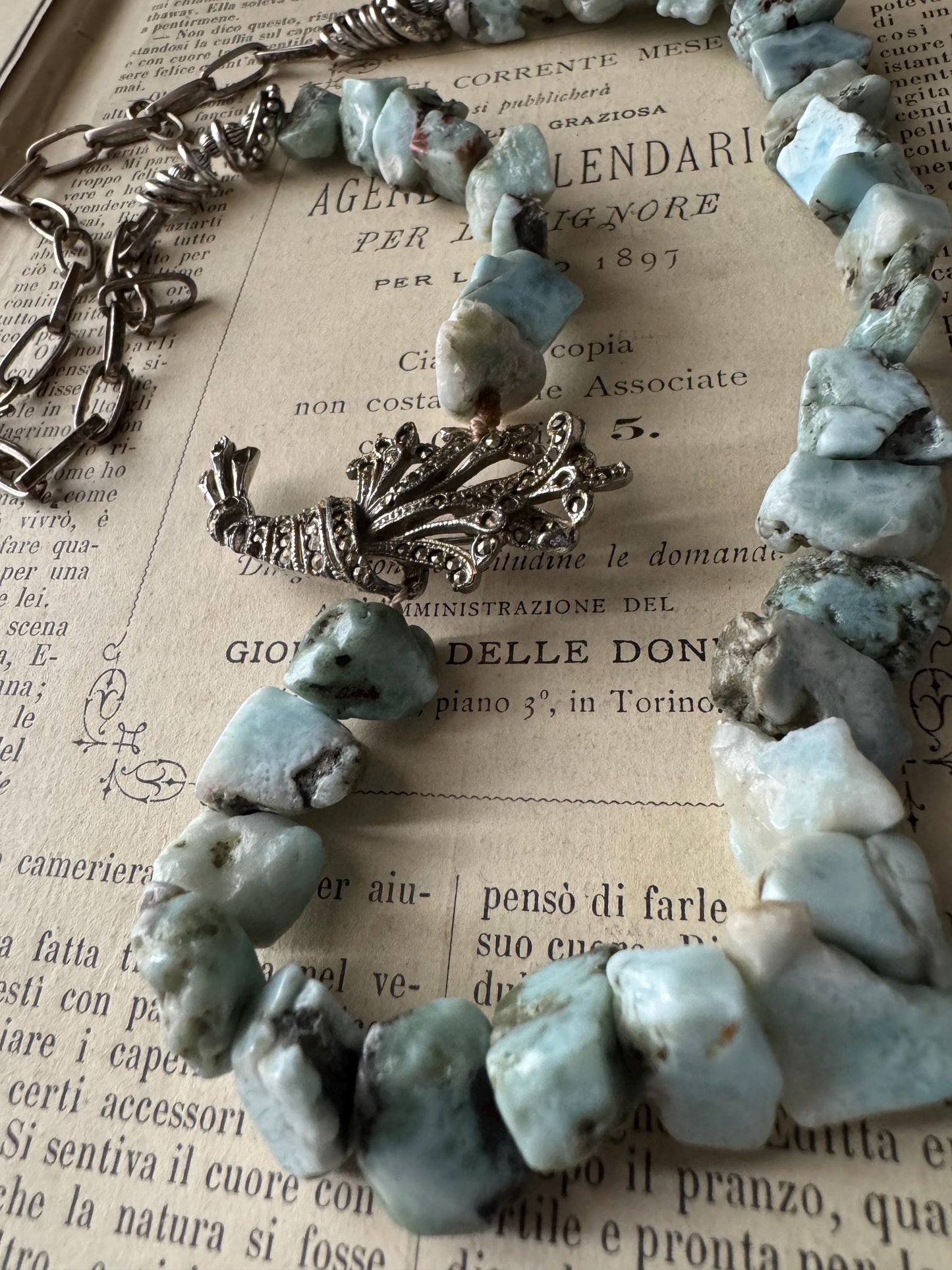 Collana in Larimar con spilla d’argento