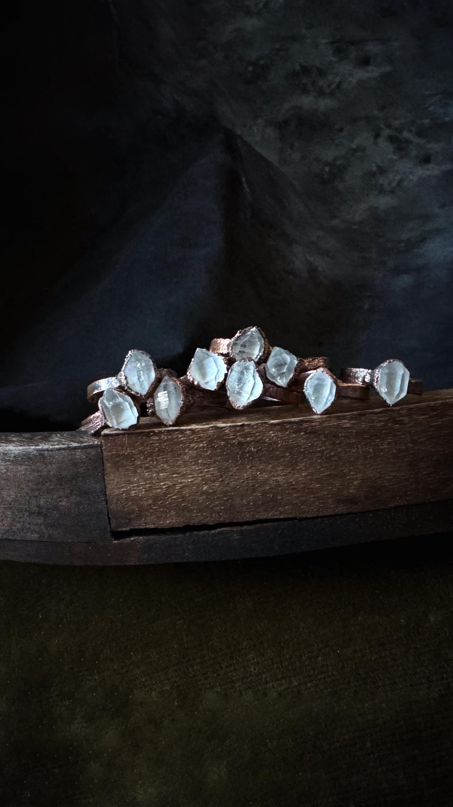 Solitario con diamantino di Herkimer.