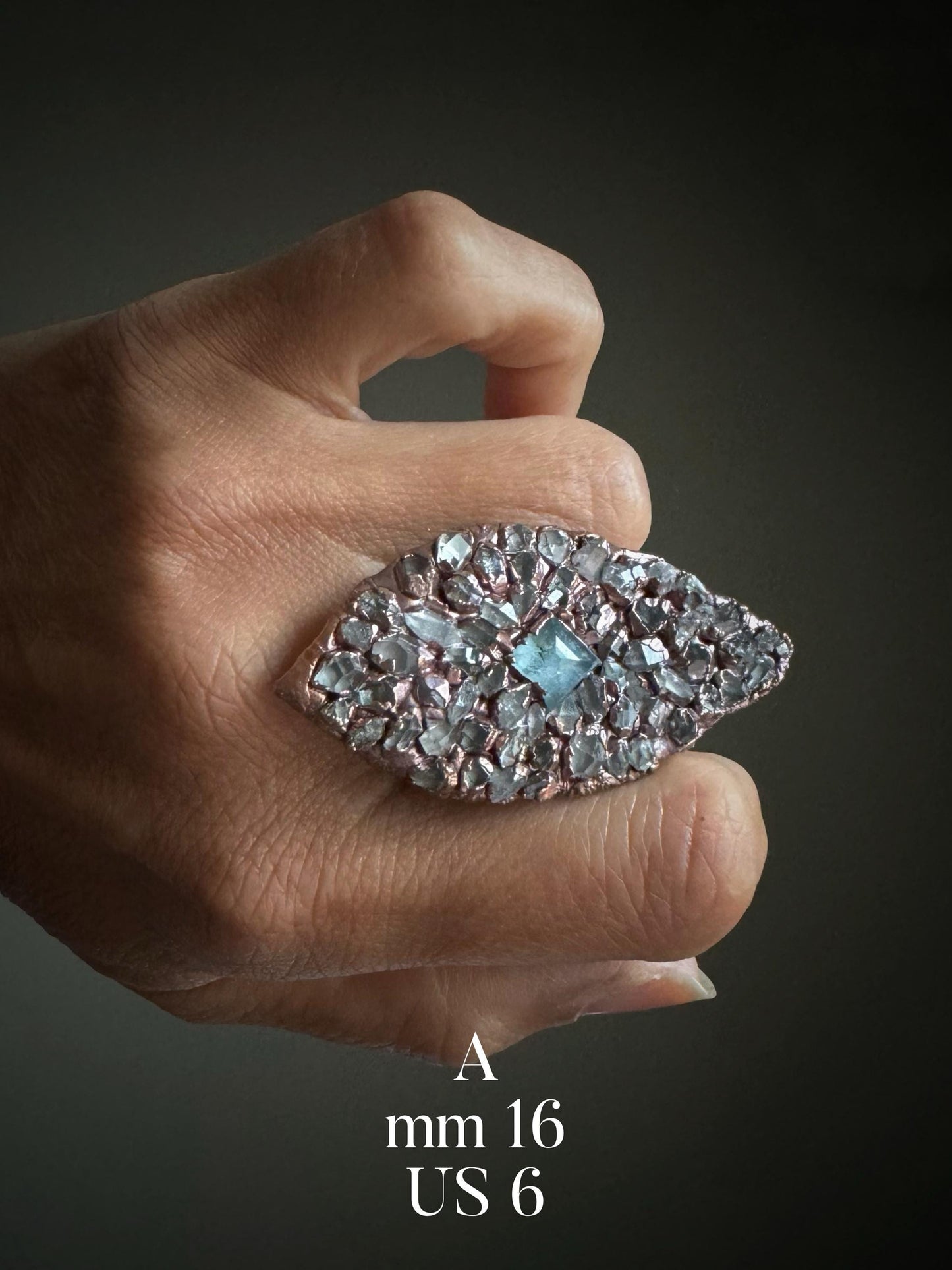 Anello con pavè di Herkimer ed Acquamarina