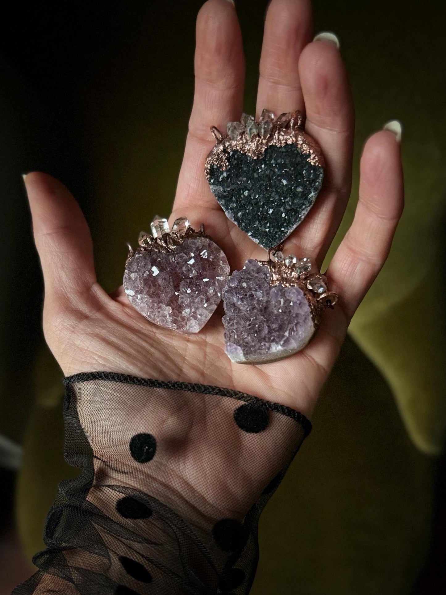 Cuore sacro con drusa di ametista