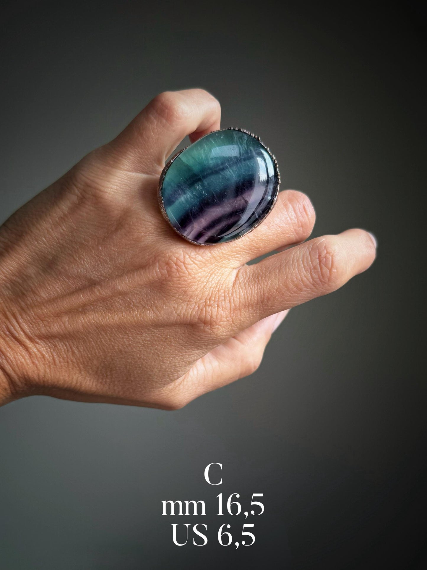 Anello con grande pietra di Fluorite