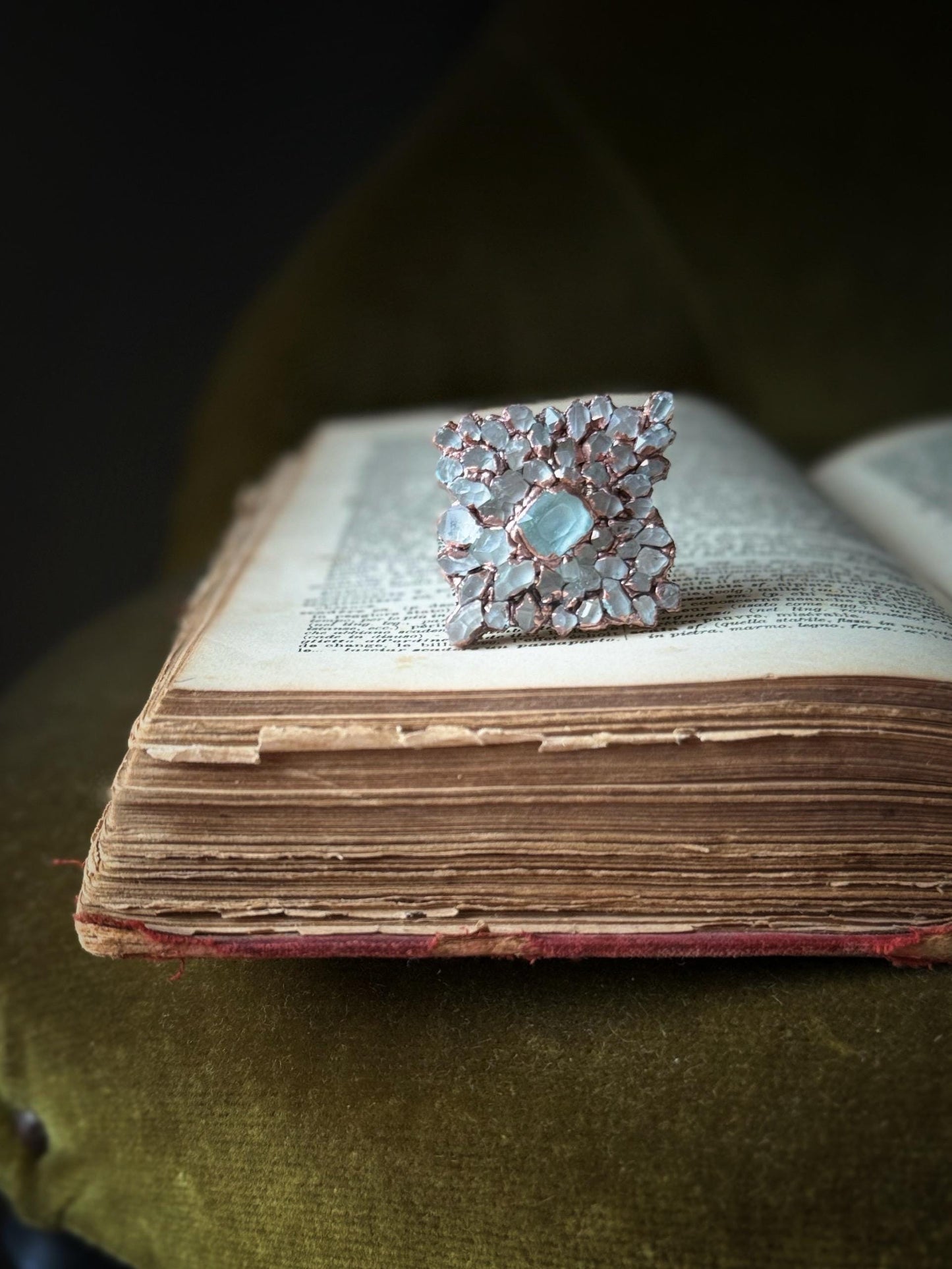 Anello con pavè di Herkimer ed Acquamarina