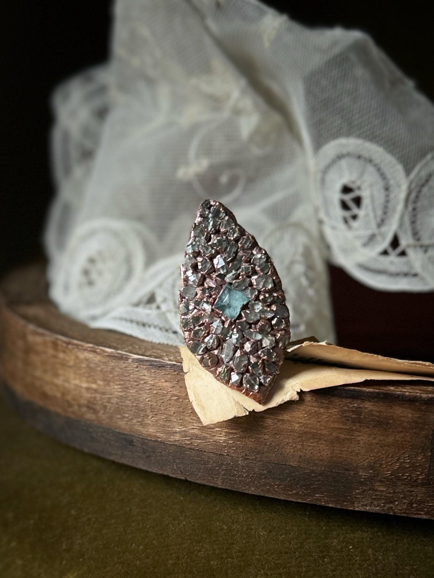 Anello con pavè di Herkimer ed Acquamarina