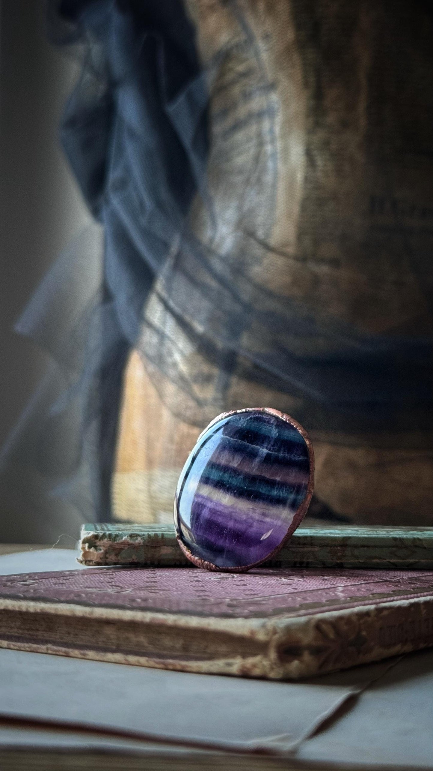 Anello con grande pietra di Fluorite