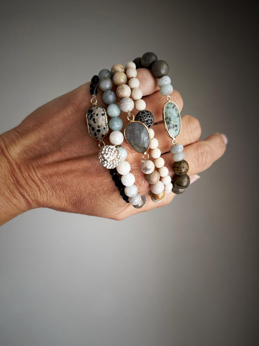 Bracciale elastico con pietre naturali nei colori della terra