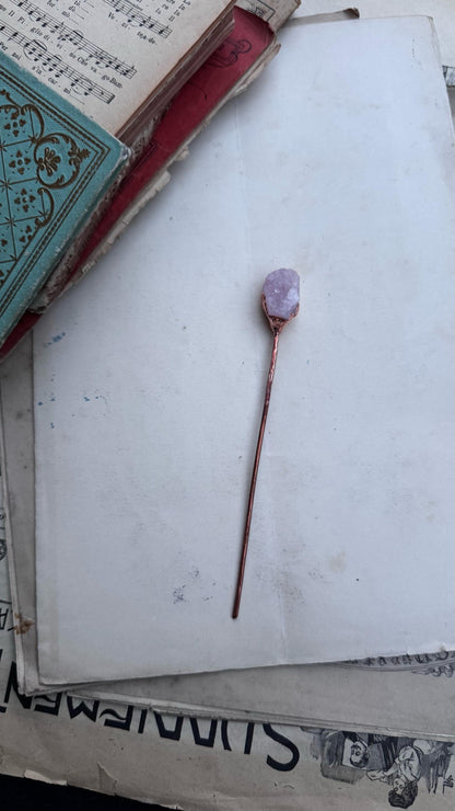Hair clips with quartz.