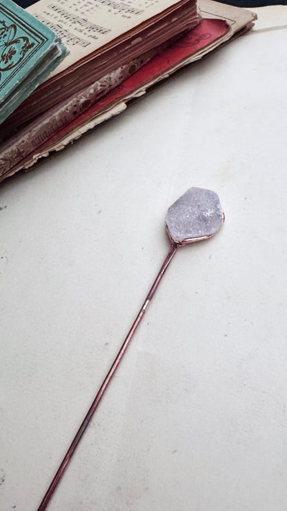 Hair clips with quartz.