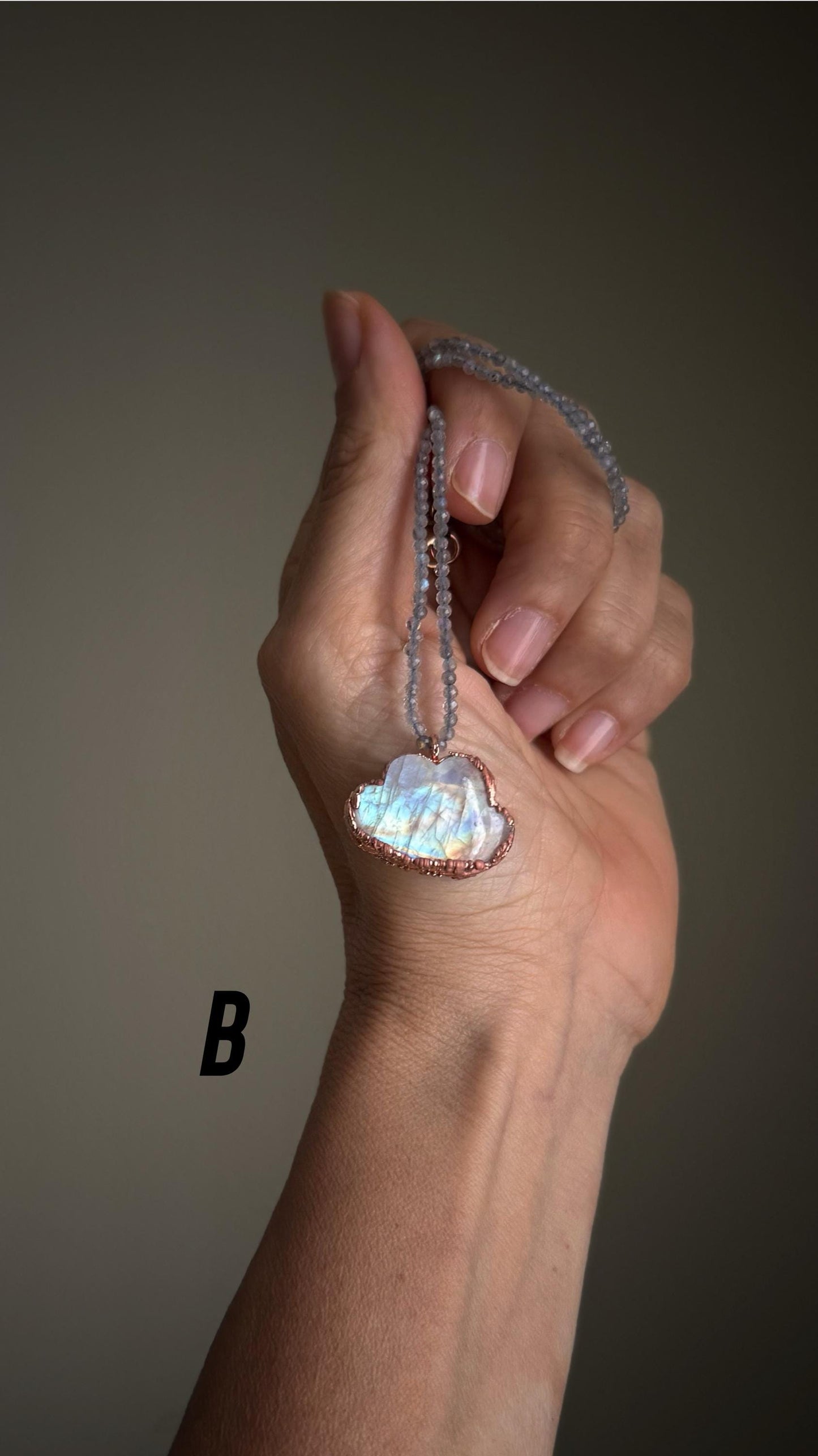 Collana con nuvola di labradorite bianca