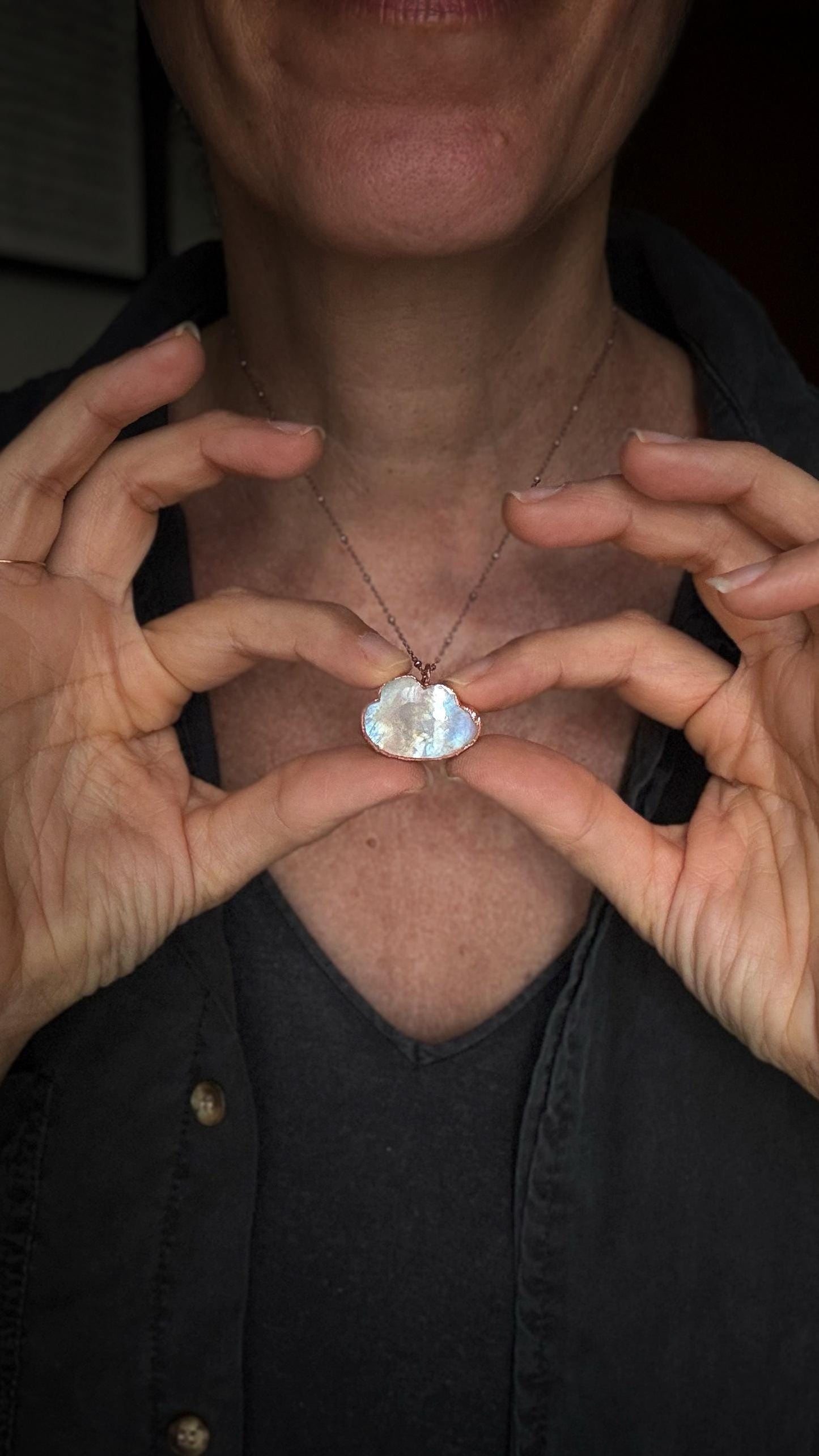 Collana sottile con nuvola di labradorite viola