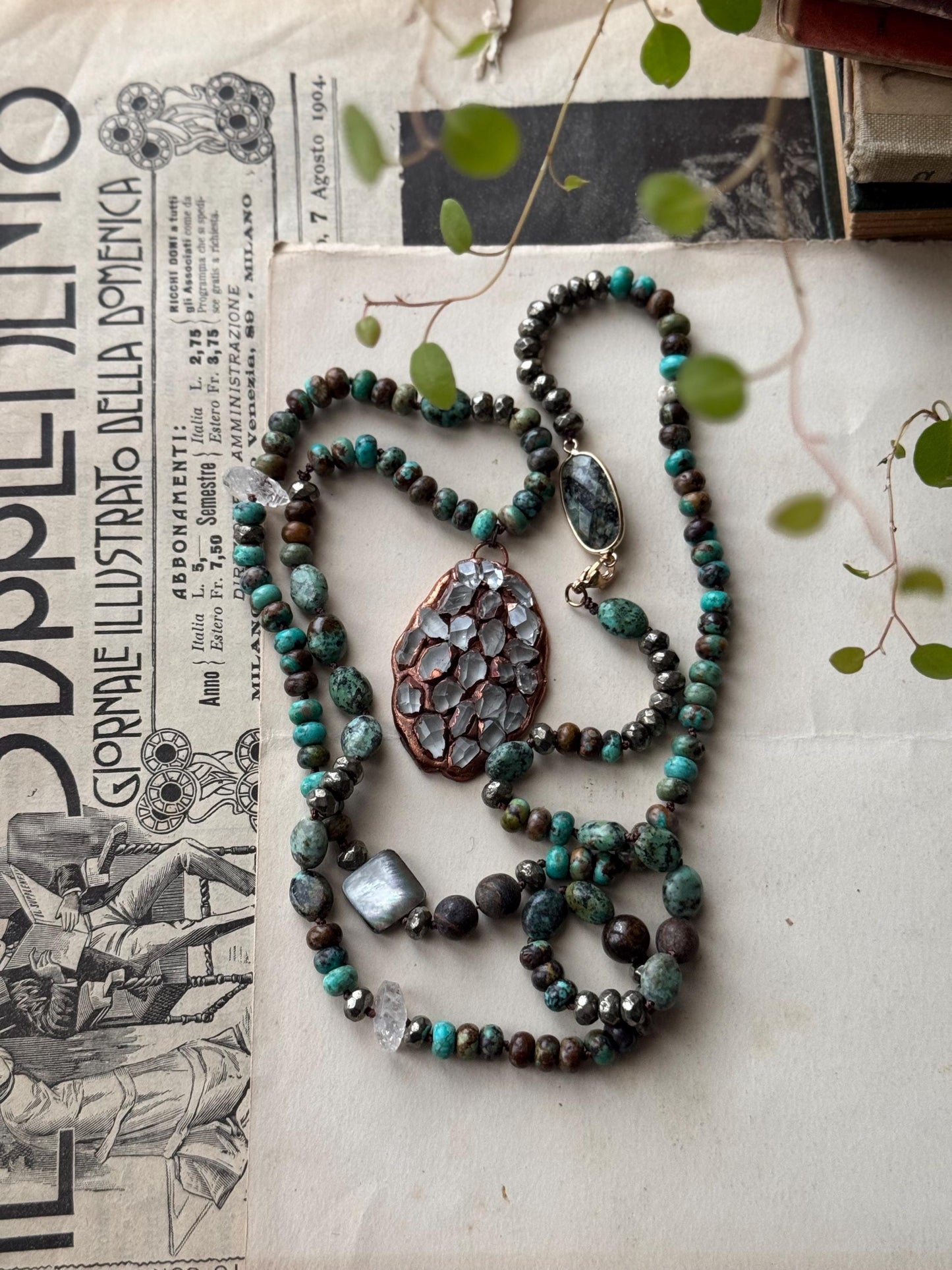 Collana con Turchese Africano e ciondolo con pavé di Herkimer