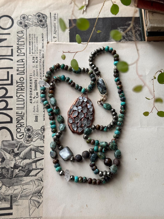 Collana con Turchese Africano e ciondolo con pavé di Herkimer