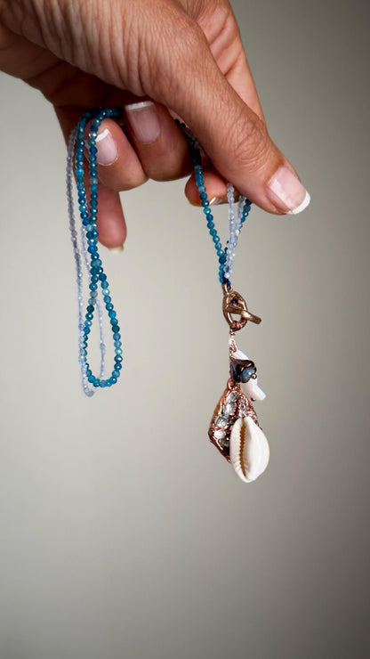 Choker with precious stones and pendants
