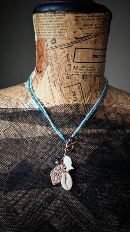 Choker with precious stones and pendants
